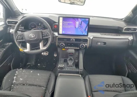 2025 Toyota Tacoma Double Cab z USA, uszkodzony, nr VIN 3TMLB5JN9SM137792